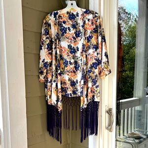 Gianni Bini Multicolor Floral Kimono with awesome fringe!! Sz L. looks fab on!!